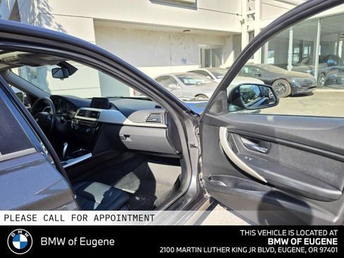Used 2018 BMW 320i xDrive Sedan w/ Convenience Package AWD/4WD image 10
