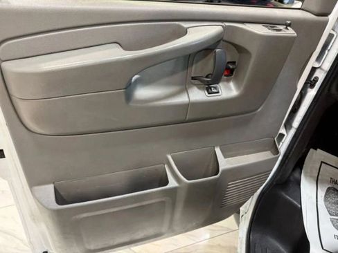 Used 2015 Chevrolet Express 3500 image 11