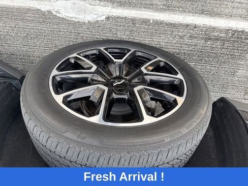 Used 2022 Chevrolet Tahoe RST w/ Luxury Package RWD image 22