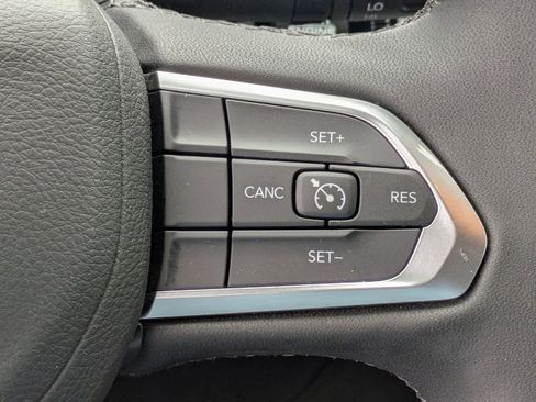 Used 2025 Jeep Compass Latitude AWD/4WD image 22