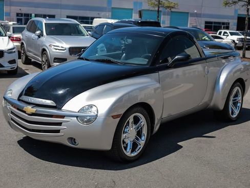 Used 2005 Chevrolet SSR w/ Preferred Equipment Group RWD image 5