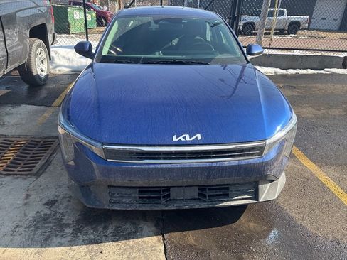 Used 2025 Kia K4 LXS image 2