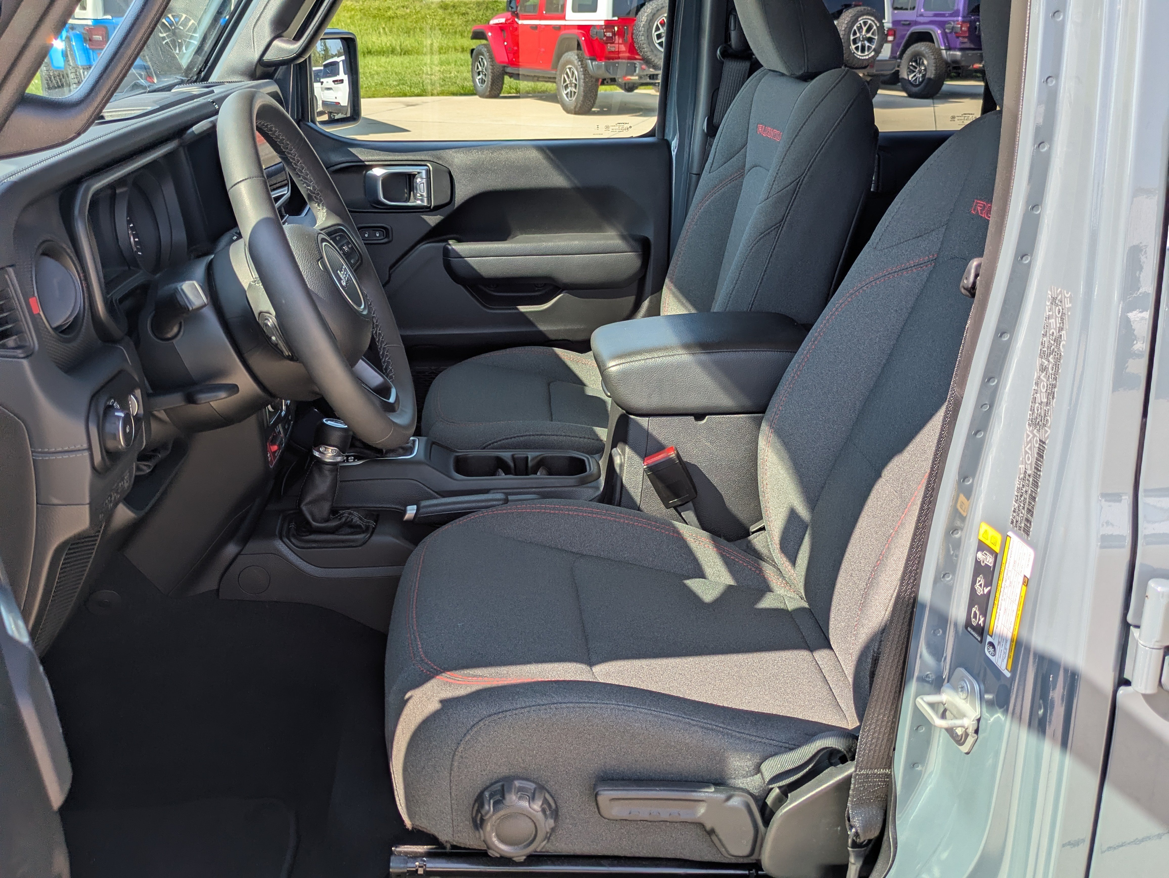 Used 2026 Jeep Wrangler Unlimited Rubicon AWD/4WD image 4