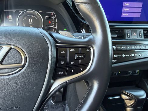Certified 2025 Lexus ES 300h w/ Premium Package FWD image 23