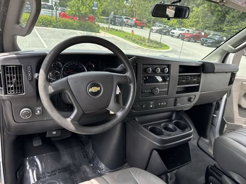 Used 2021 Chevrolet Express 2500 RWD image 34