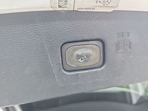 Used 2019 Ford Edge SEL w/ Equipment Group 201A FWD image 14