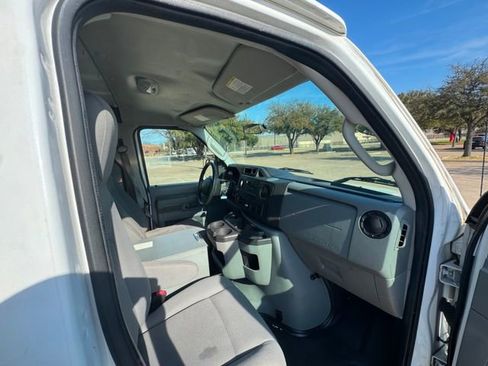 Used 2011 Ford E-250 and Econoline 250 w/ PWR Group image 12