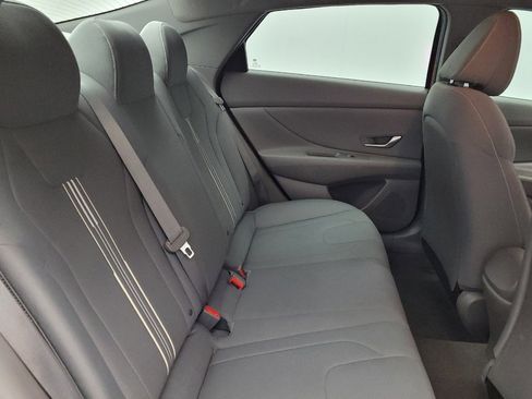 Used 2023 Hyundai Elantra SEL FWD image 19