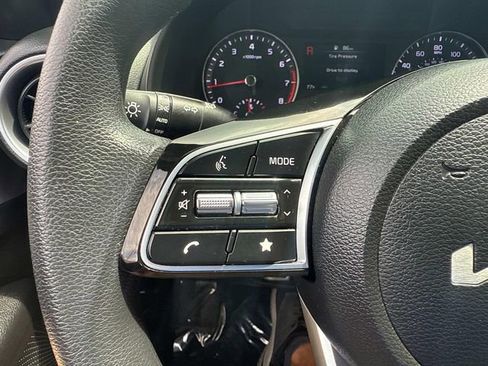 Used 2023 Kia Forte LXS image 29