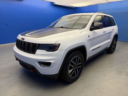 Used 2021 Jeep Grand Cherokee Trailhawk w/ Trailhawk Luxury Group AWD/4WD image 4