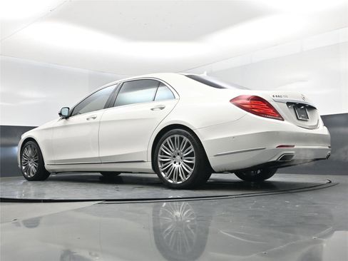 Used 2016 Mercedes-Benz S 550 Sedan image 24