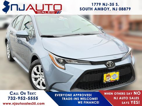 Used 2022 Toyota Corolla LE image 1