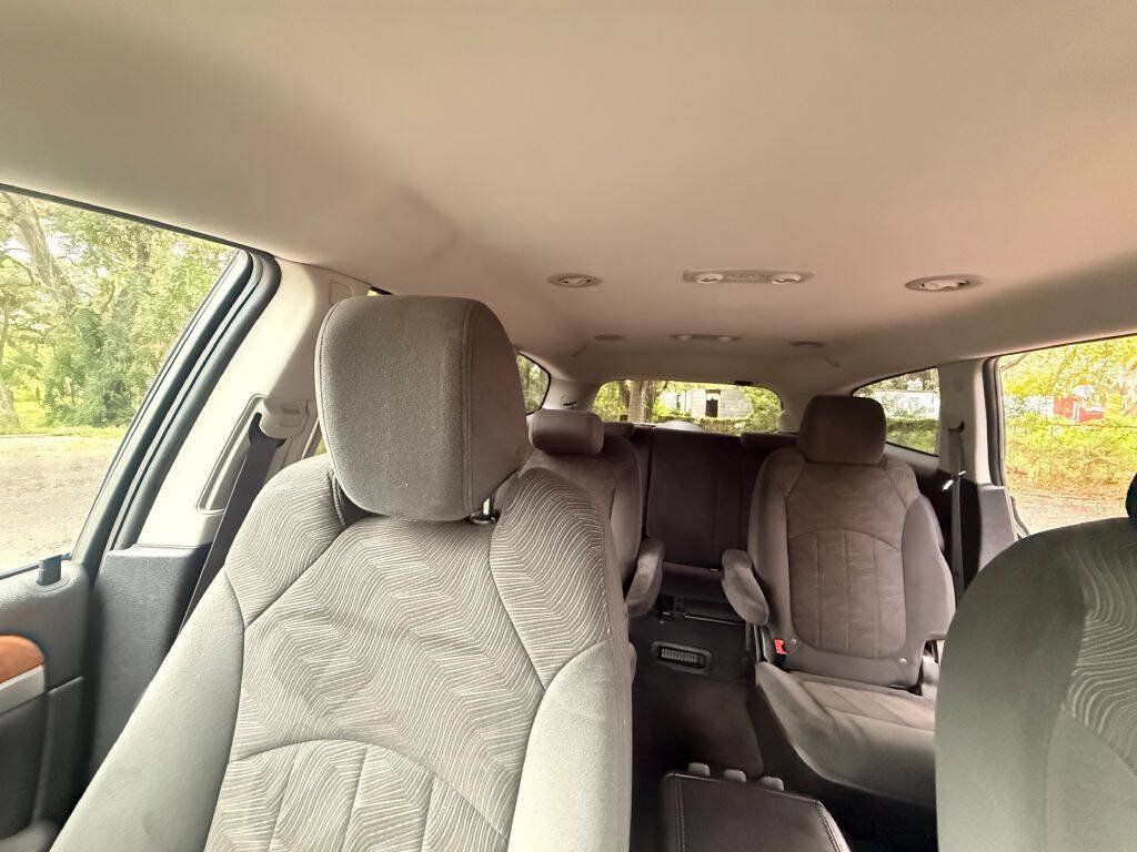 Used 2011 Buick Enclave CX FWD image 12