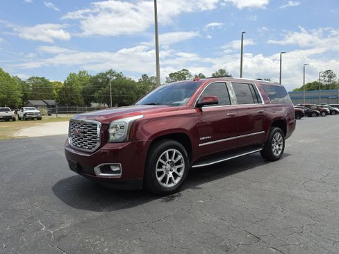 Used 2020 GMC Yukon XL Denali RWD image 8