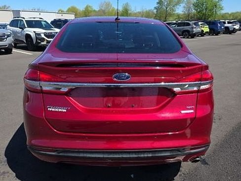 Used 2018 Ford Fusion SE w/ Equipment Group 201A image 5