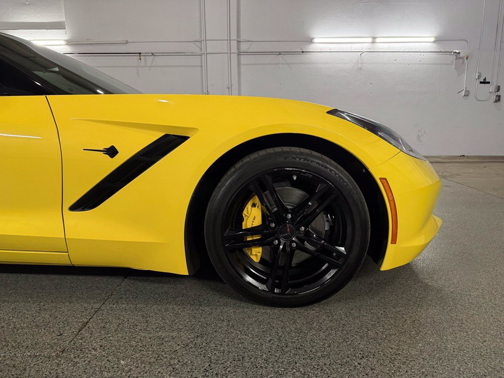 Used 2017 Chevrolet Corvette Stingray Coupe w/ Carbon Flash Badge Package RWD image 4