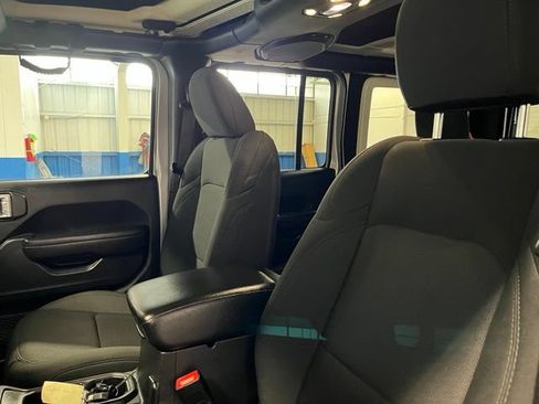 Used 2019 Jeep Wrangler Unlimited Sport S AWD/4WD image 22