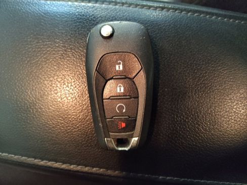 Used 2019 Chevrolet Cruze LT image 32