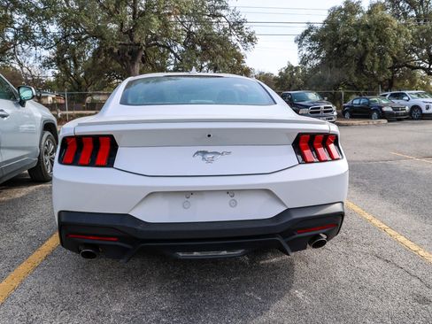 Used 2024 Ford Mustang Premium image 9