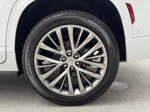 New 2026 Buick Enclave Avenir w/ Super Cruise Package image 11