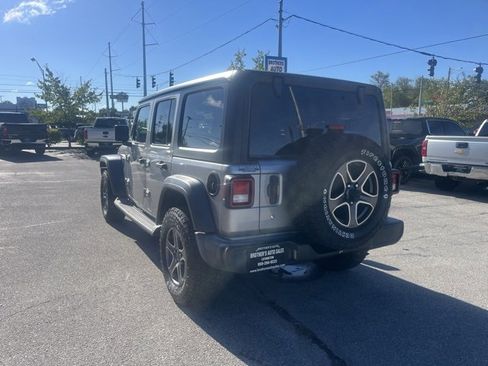 Used 2018 Jeep Wrangler Unlimited Sport S image 5