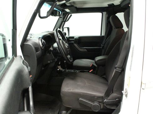 Used 2018 Jeep Wrangler Unlimited Sport S AWD/4WD image 13