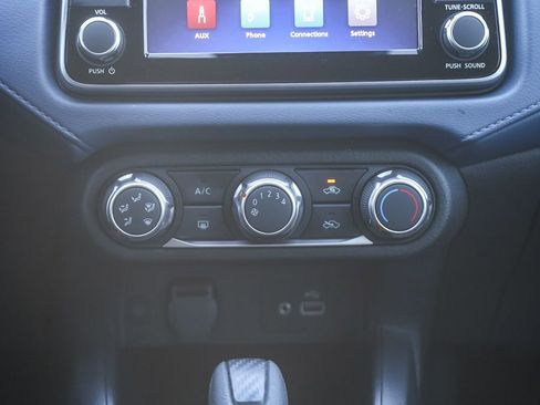Used 2025 Nissan Versa SV w/ Trunk Package FWD image 11