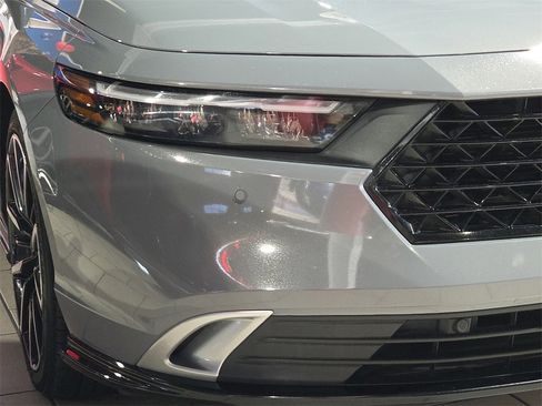 Used 2024 Honda Accord Touring image 8