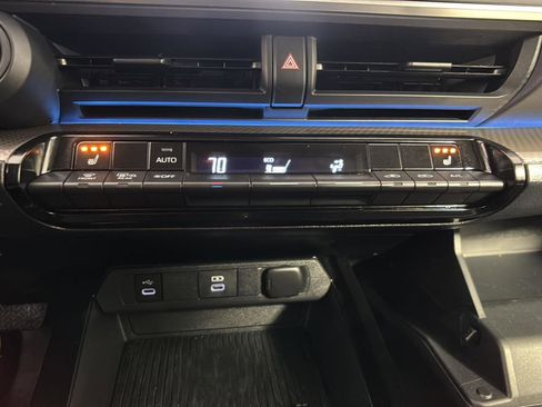 Used 2024 Toyota Prius XLE image 26