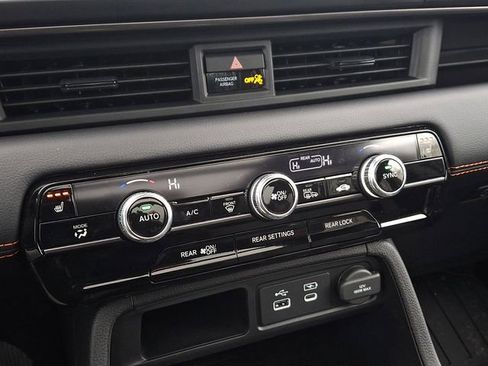 Certified 2025 Honda Pilot TrailSport image 16