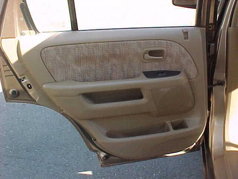 Used 2004 Honda CR-V LX image 11