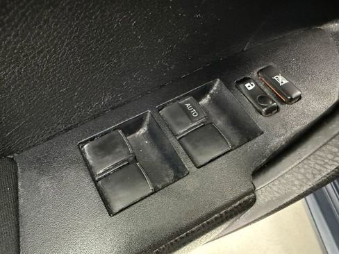 Used 2015 Toyota Corolla L FWD image 27