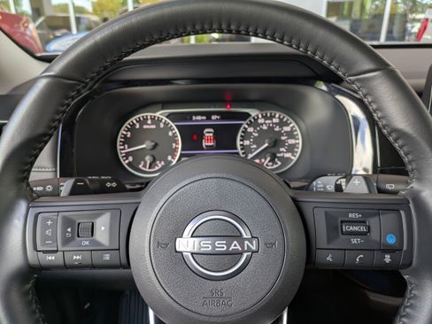 Used 2025 Nissan Pathfinder SV AWD/4WD image 30
