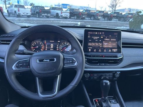 Used 2023 Jeep Compass Latitude image 20