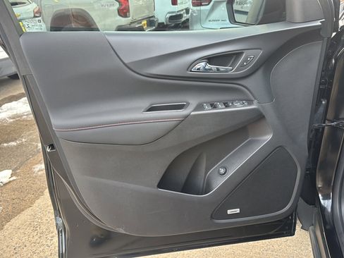 Used 2022 Chevrolet Equinox RS w/ RS Leather Package image 15