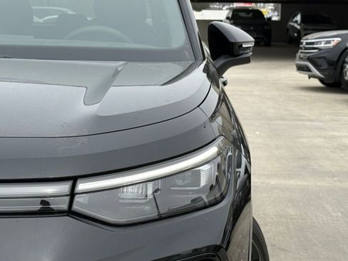 New 2026 Volkswagen Tiguan SE R-Line image 3