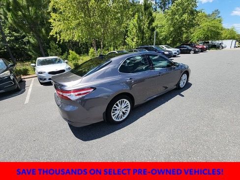 Used 2018 Toyota Camry XLE w/ Driver Assist Package FWD image 17