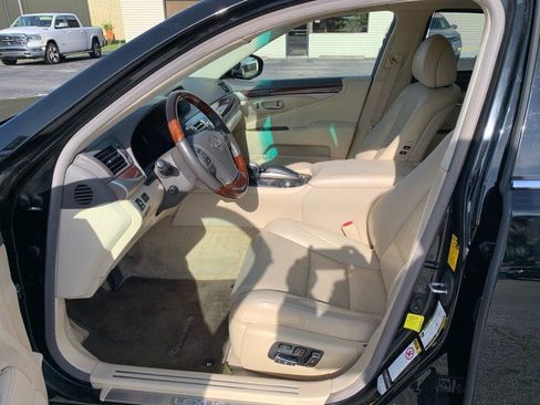Used 2014 Lexus LS 460 w/ Ultra Luxury Package RWD image 7