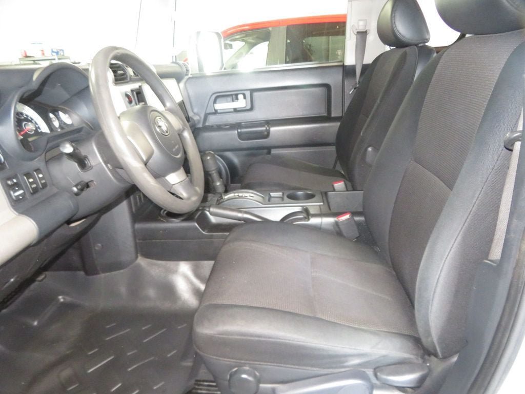 Used 2007 Toyota FJ Cruiser 4WD w/ Convenience Pkg image 16