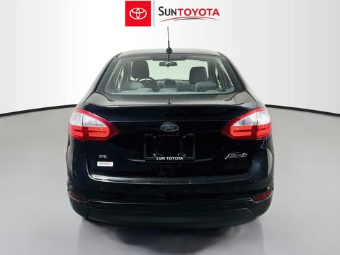 Used 2018 Ford Fiesta SE FWD image 5