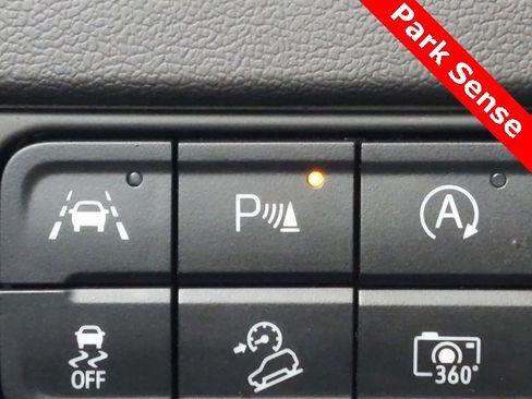 Used 2024 Chevrolet Suburban High Country image 27