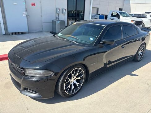 Used 2015 Dodge Charger R/T RWD image 2