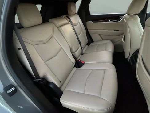 Used 2018 Cadillac XT5 Luxury w/ Driver Awareness Package AWD/4WD image 23