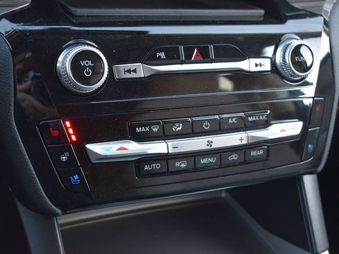 Used 2023 Ford Explorer Limited w/ Equipment Group 301A image 12