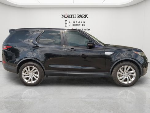 Used 2018 Land Rover Discovery HSE AWD/4WD image 2