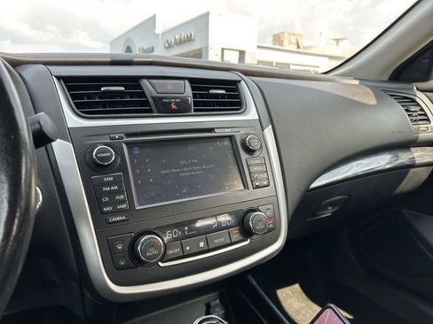 Used 2017 Nissan Altima 3.5 SL FWD image 38
