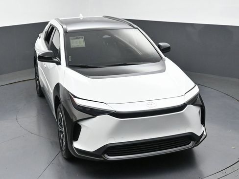 Used 2023 Toyota bZ4X XLE image 44