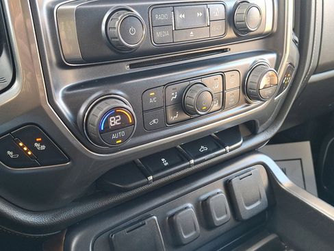Used 2018 Chevrolet Silverado 1500 LTZ image 29