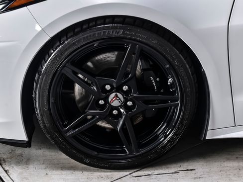 Used 2023 Chevrolet Corvette Stingray Premium Cpe w/ Z51 Performance Package RWD image 10