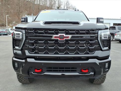 Used 2026 Chevrolet Silverado 2500 ZR2 w/ LPO, Dark Essentials Package image 11